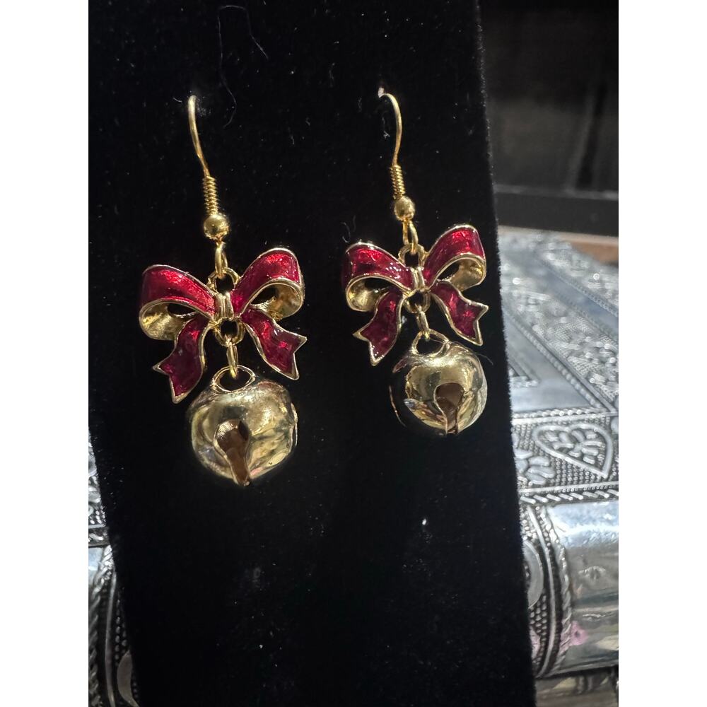 Vintage Avon Jingle Bell Earrings – Sweetest Sound